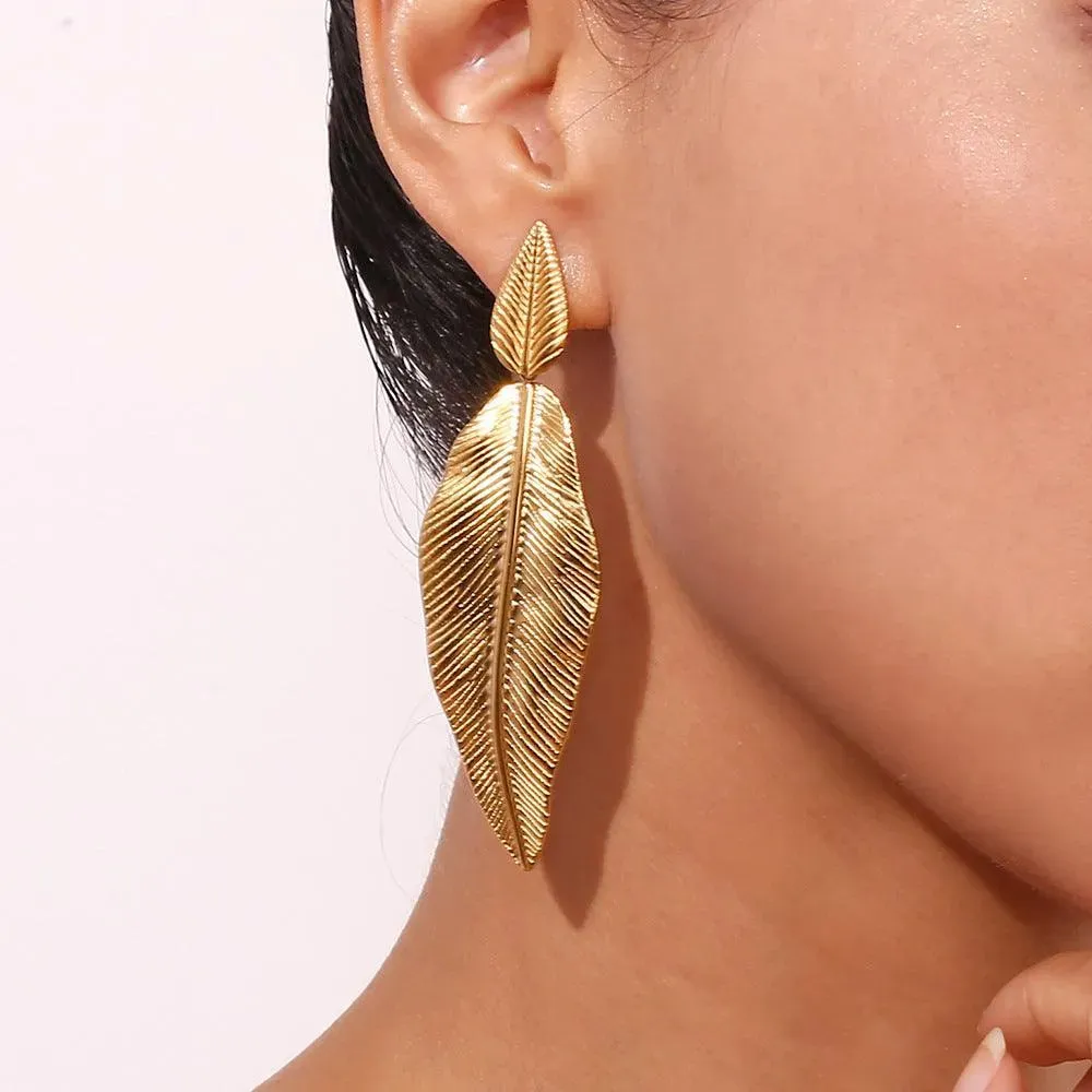 Gold Leaf Drop Earrings – Elegant and Trendy Fashion Accessories